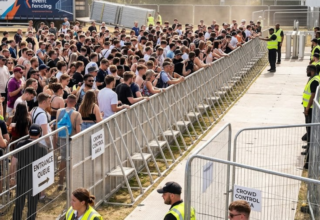 How Fencing Rental Improves Crowd Control